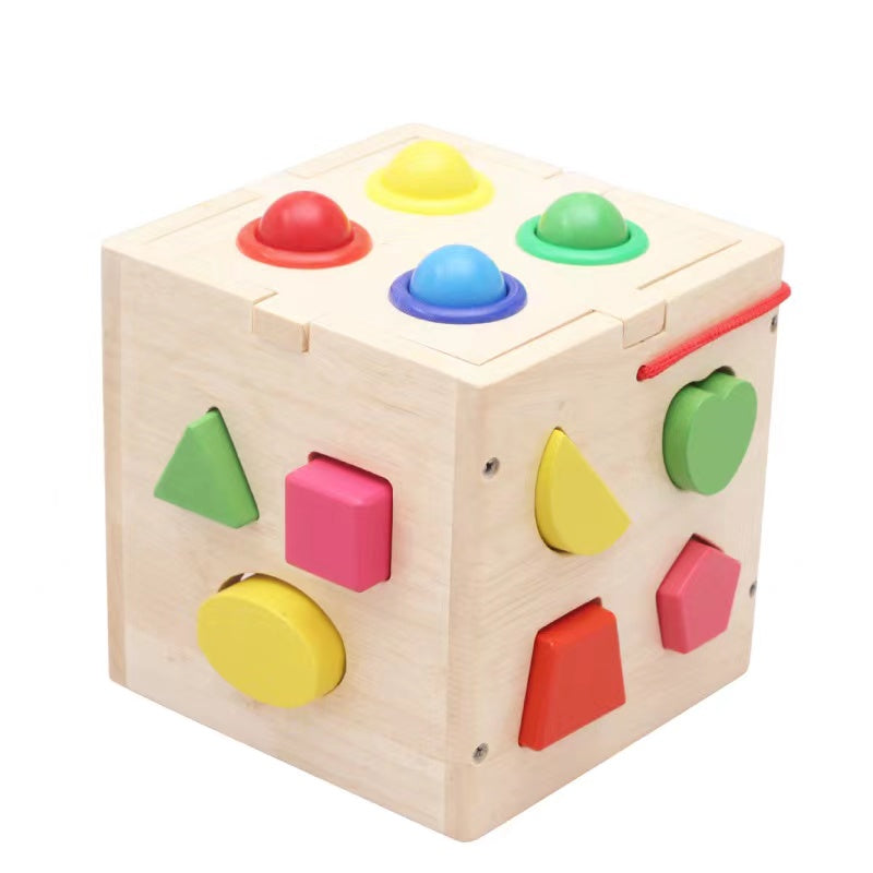 Jeu éducatif cube à trous pour pièces à encastrer