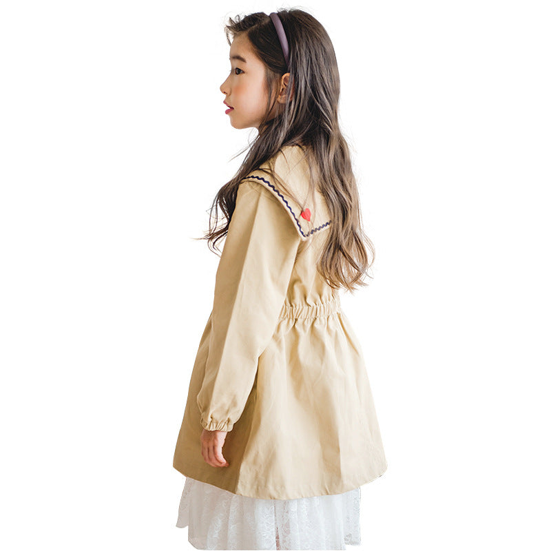 Trenchcoat classique pour fille avec broderie cœur épaule